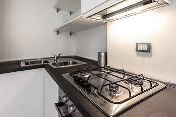Suitelowcost - San Babila Duomo Mediolan Hotel